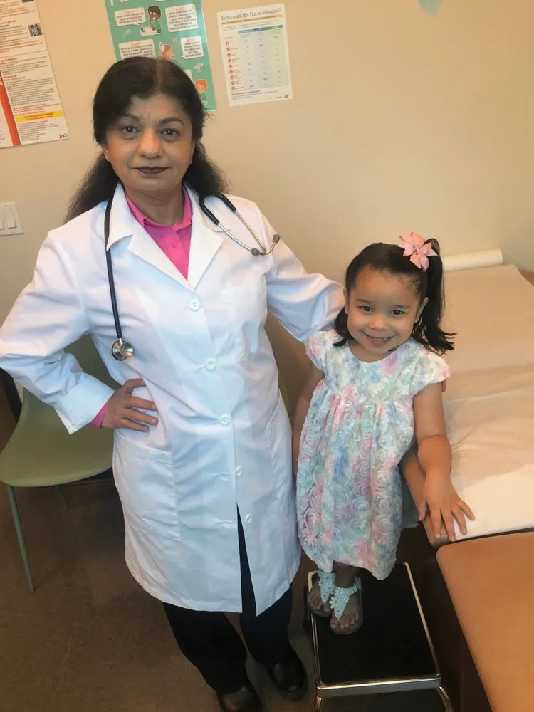 Dra. Majid con una paciente joven